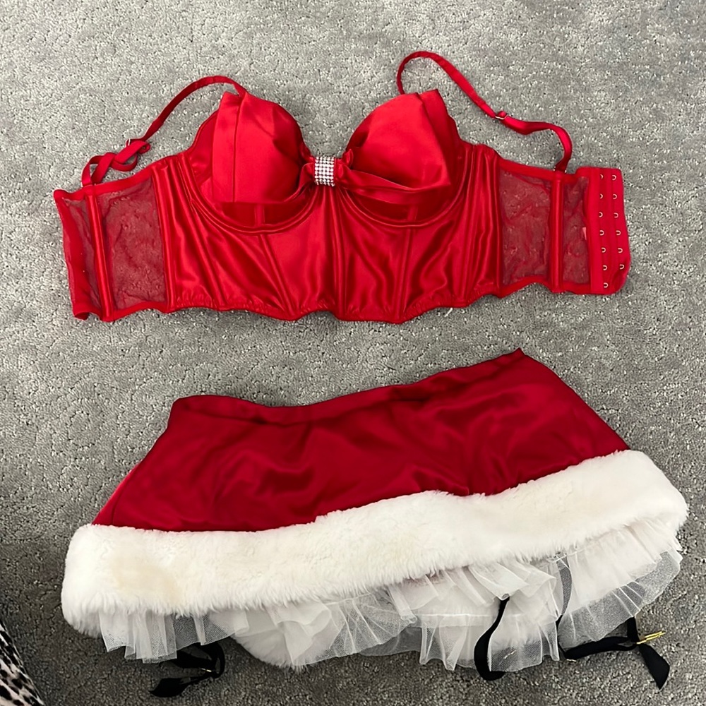 Victoria Secret Red Corset Santa Set❤️🤍